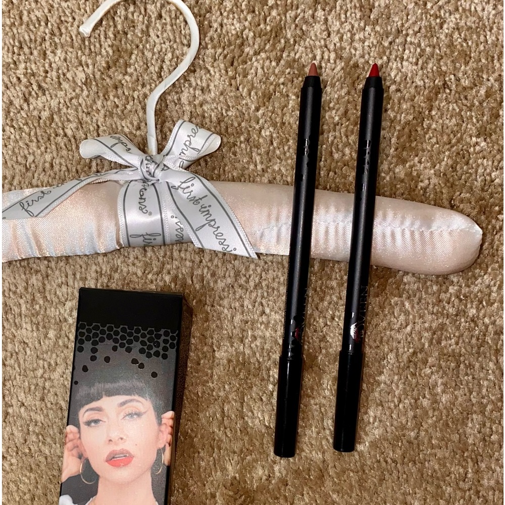 💲5 | 2 Lip Liner Duo - Picture 8 of 8